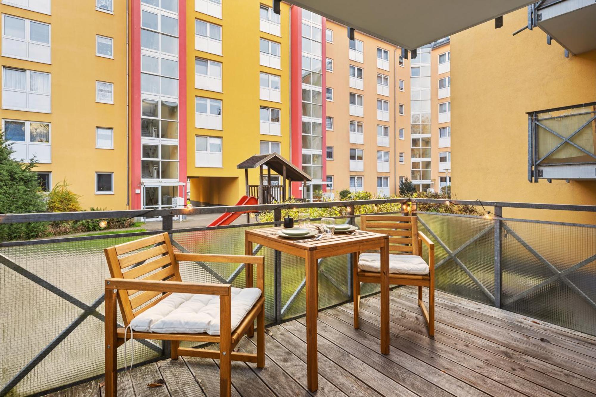 Edler Wohnraum Disney Marvel Studio Mit Balkon, Boxspringbett, Kaffeevollautomat, Lift & Parkplatz Chemnitz Esterno foto