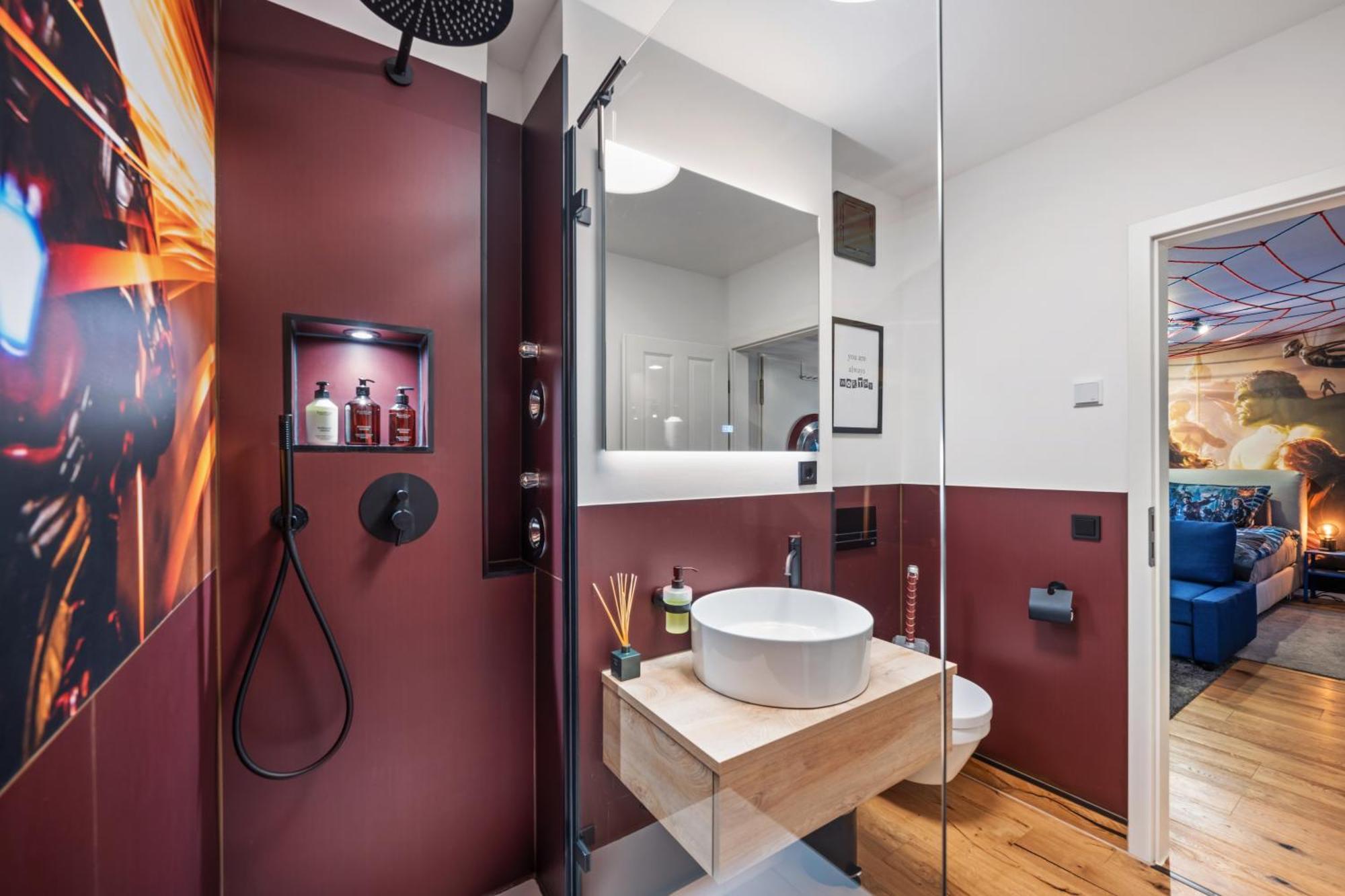 Edler Wohnraum Disney Marvel Studio Mit Balkon, Boxspringbett, Kaffeevollautomat, Lift & Parkplatz Chemnitz Esterno foto