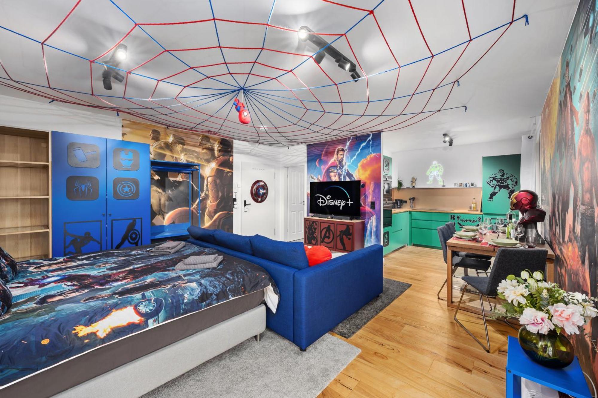 Edler Wohnraum Disney Marvel Studio Mit Balkon, Boxspringbett, Kaffeevollautomat, Lift & Parkplatz Chemnitz Esterno foto