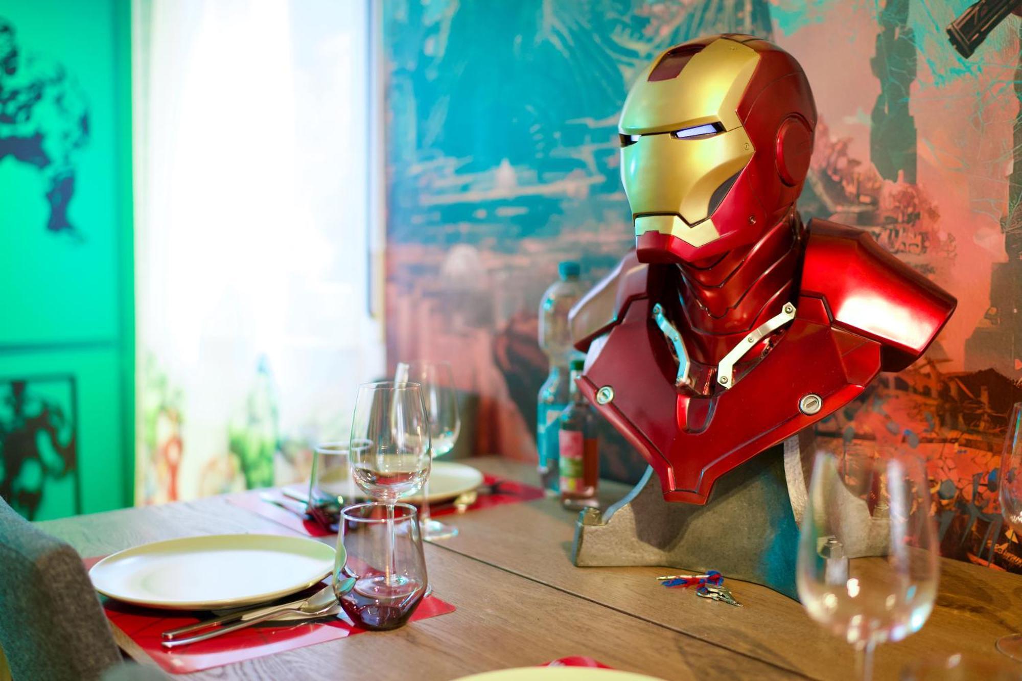 Edler Wohnraum Disney Marvel Studio Mit Balkon, Boxspringbett, Kaffeevollautomat, Lift & Parkplatz Chemnitz Esterno foto