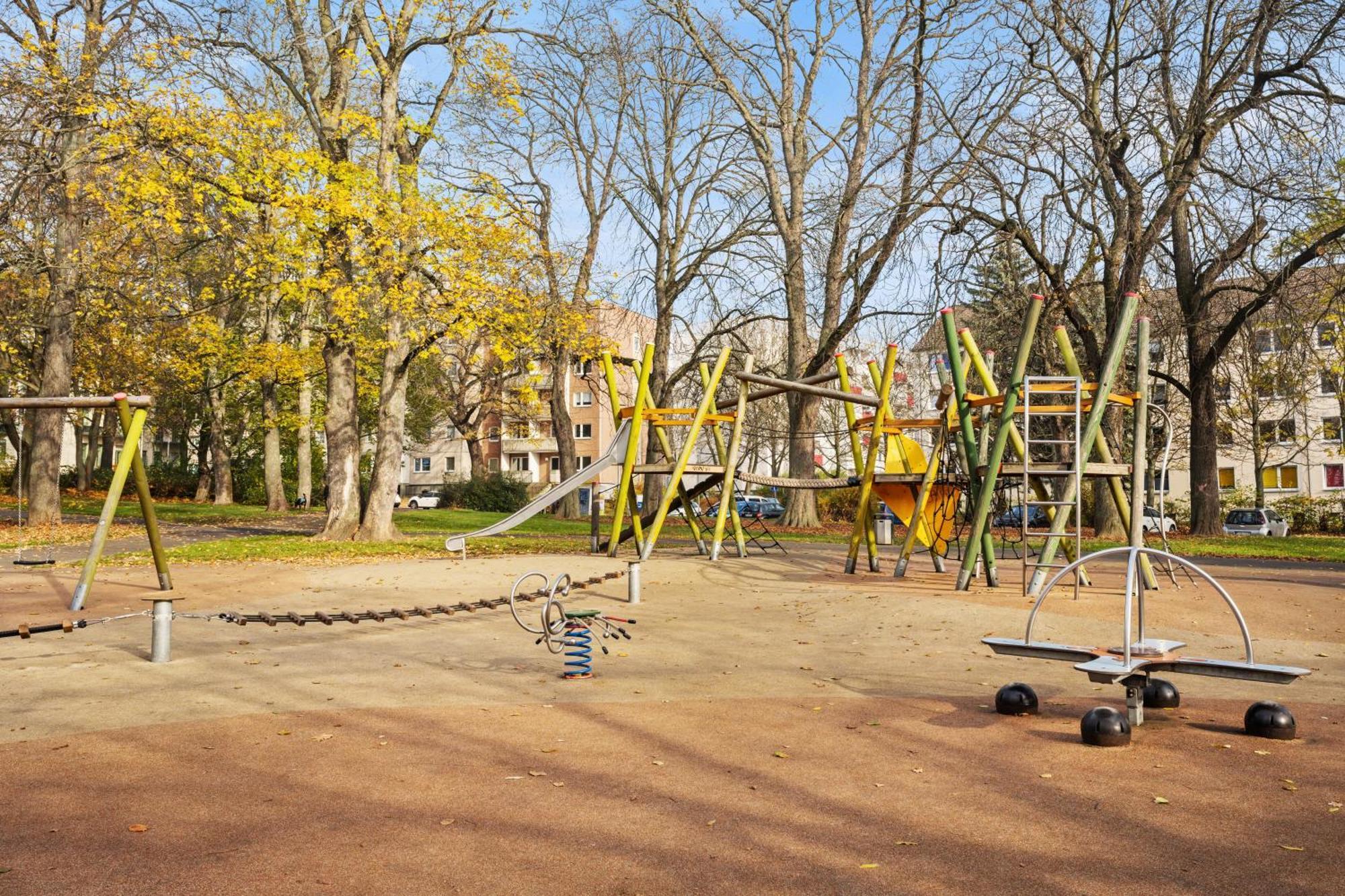 Edler Wohnraum Disney Marvel Studio Mit Balkon, Boxspringbett, Kaffeevollautomat, Lift & Parkplatz Chemnitz Esterno foto