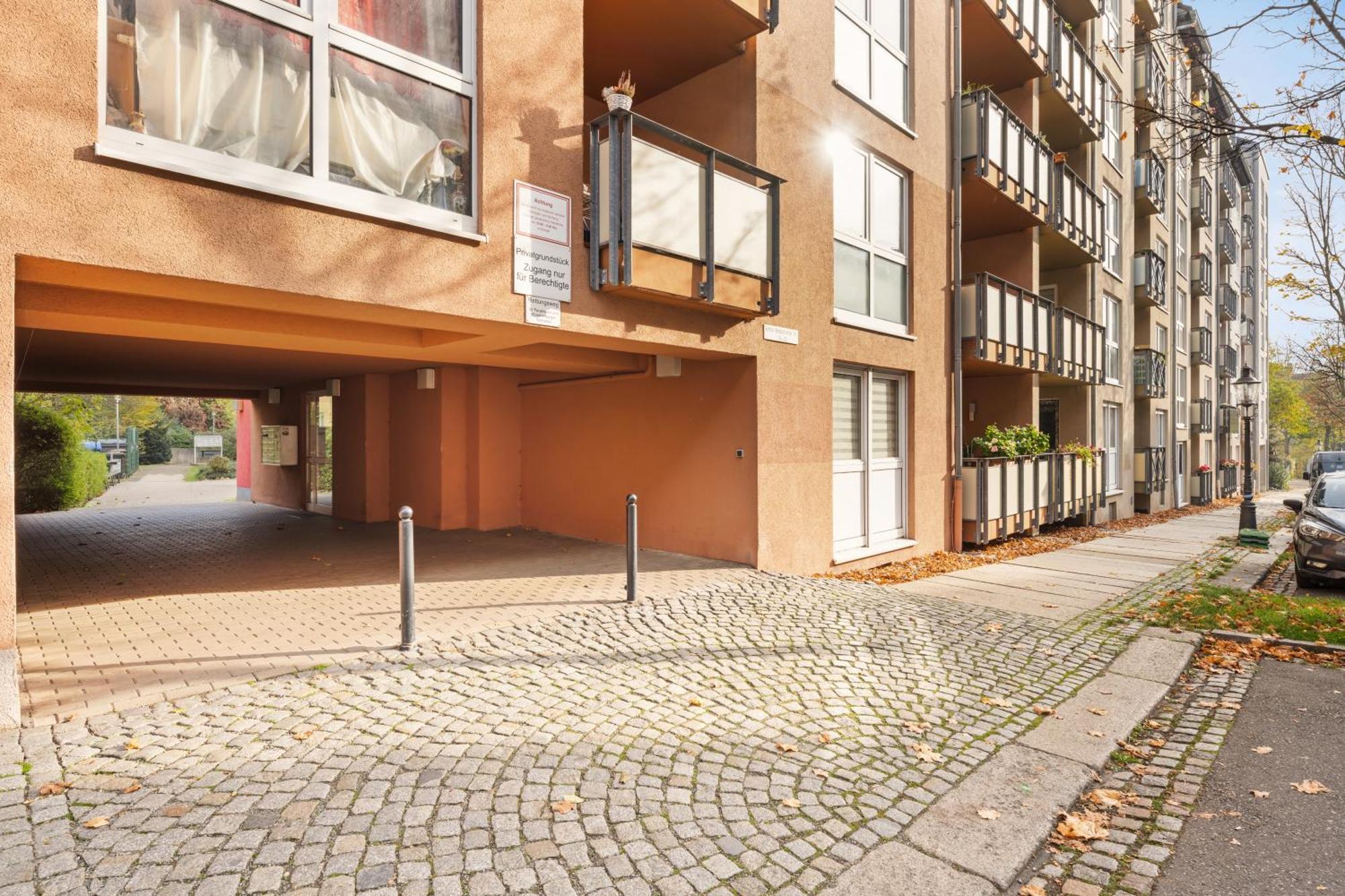 Edler Wohnraum Disney Marvel Studio Mit Balkon, Boxspringbett, Kaffeevollautomat, Lift & Parkplatz Chemnitz Esterno foto