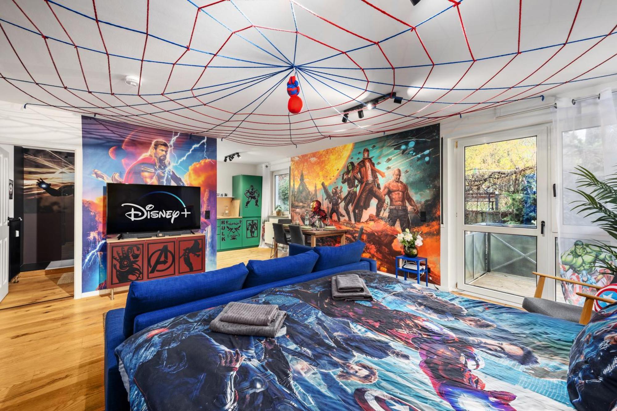 Edler Wohnraum Disney Marvel Studio Mit Balkon, Boxspringbett, Kaffeevollautomat, Lift & Parkplatz Chemnitz Esterno foto